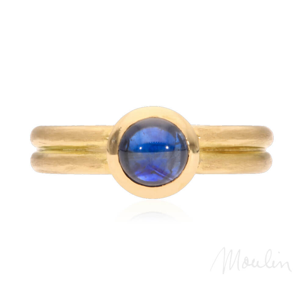 Moulin_173408-goldring-doppelwulst-blauer-saphir-05-spiegelung-sign@mshagentur