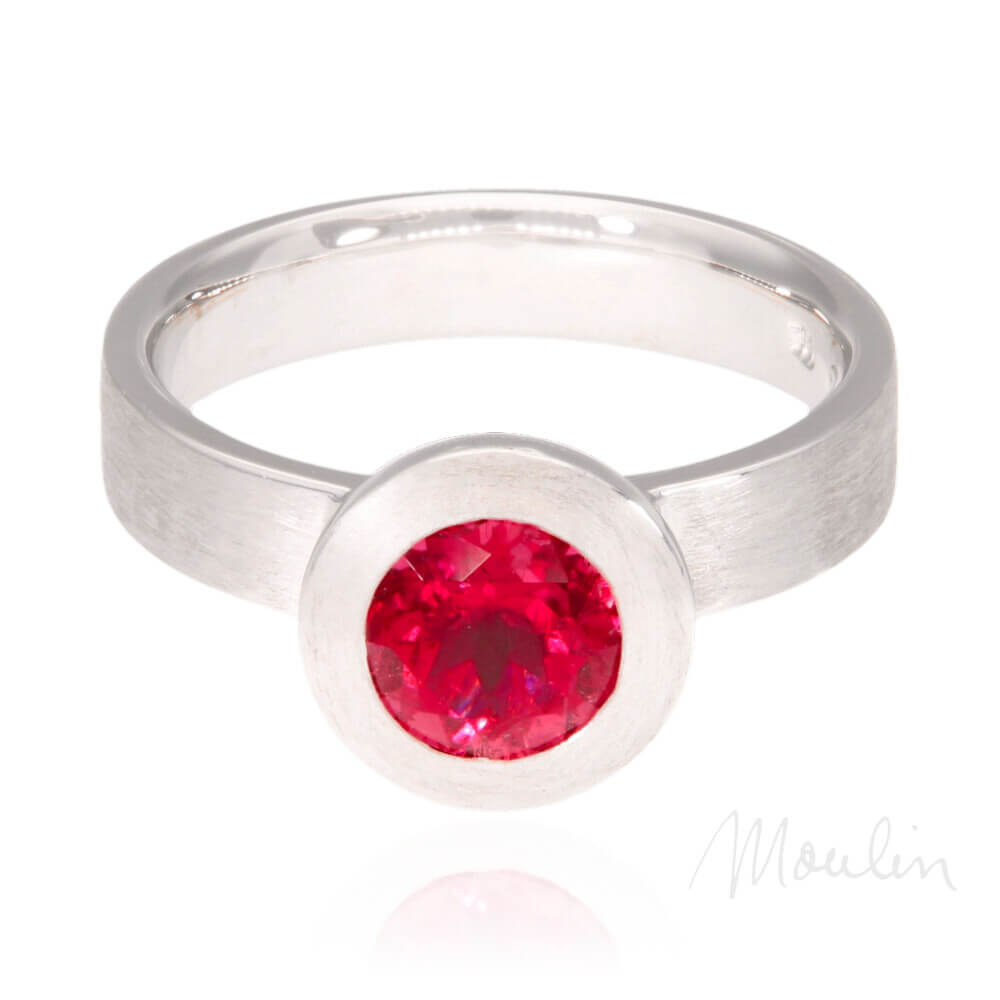 Moulin_1734W12-weissgold-ring-pink-rubellit-rosa-saphire-06-spiegelung-sign@mshagentur