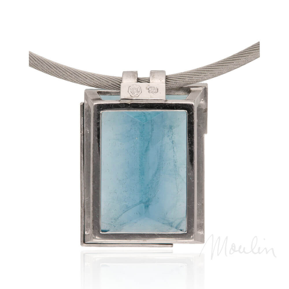 Moulin_1534W01-anhaenger-aquamarin-big-05-spiegelung-sign@mshagentur